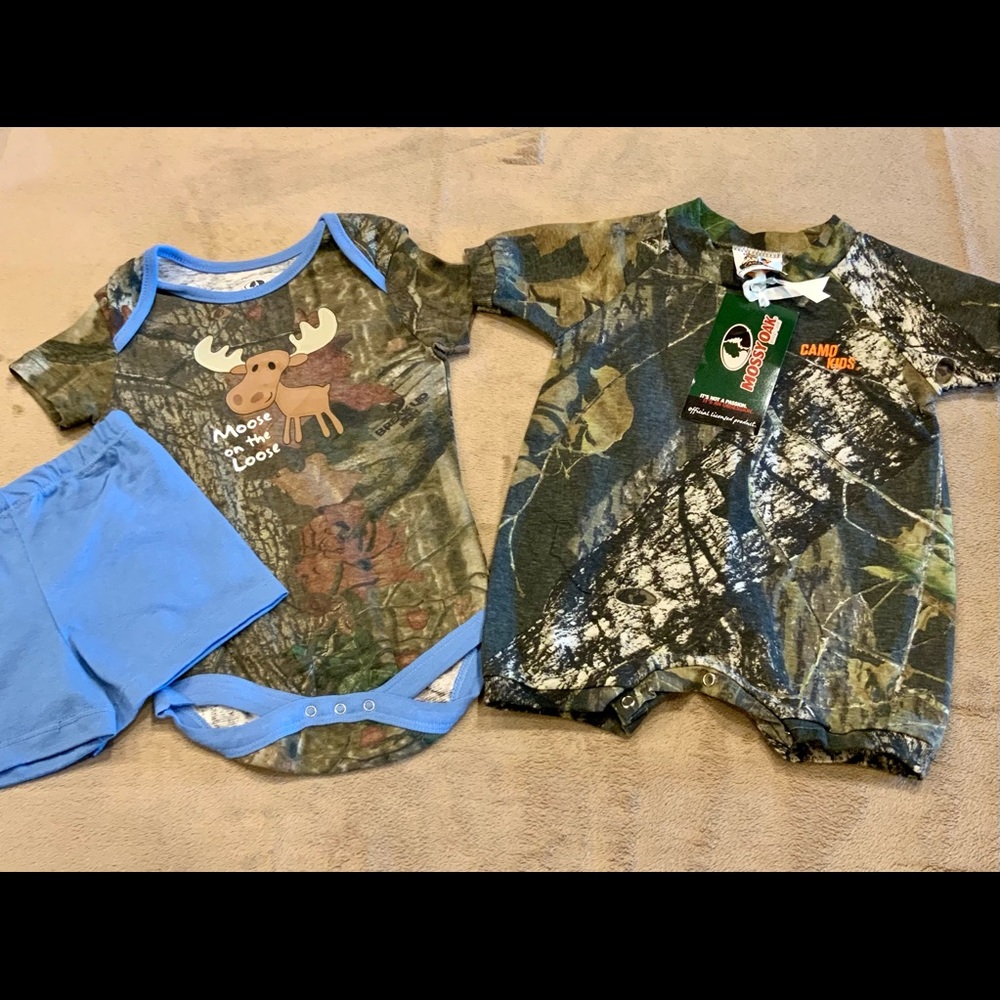 4 Piece Mossy Oak Baby Bundle camo block picture frame 2 onesies, Mossy Oak camo